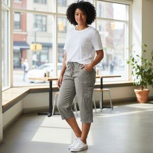 Lane Bryant Crop Linen Blend Cargo Pants. Grayish, Women's Size 16